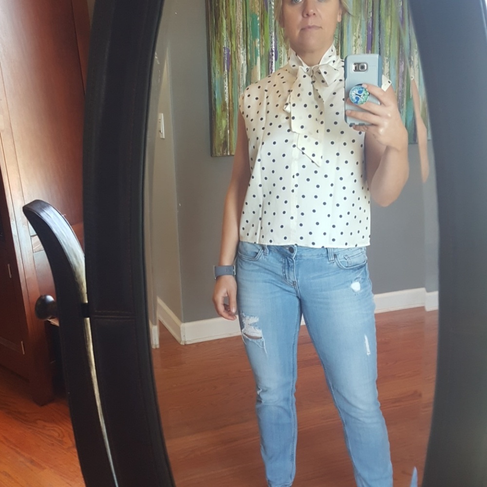 Ladies sleeveless top